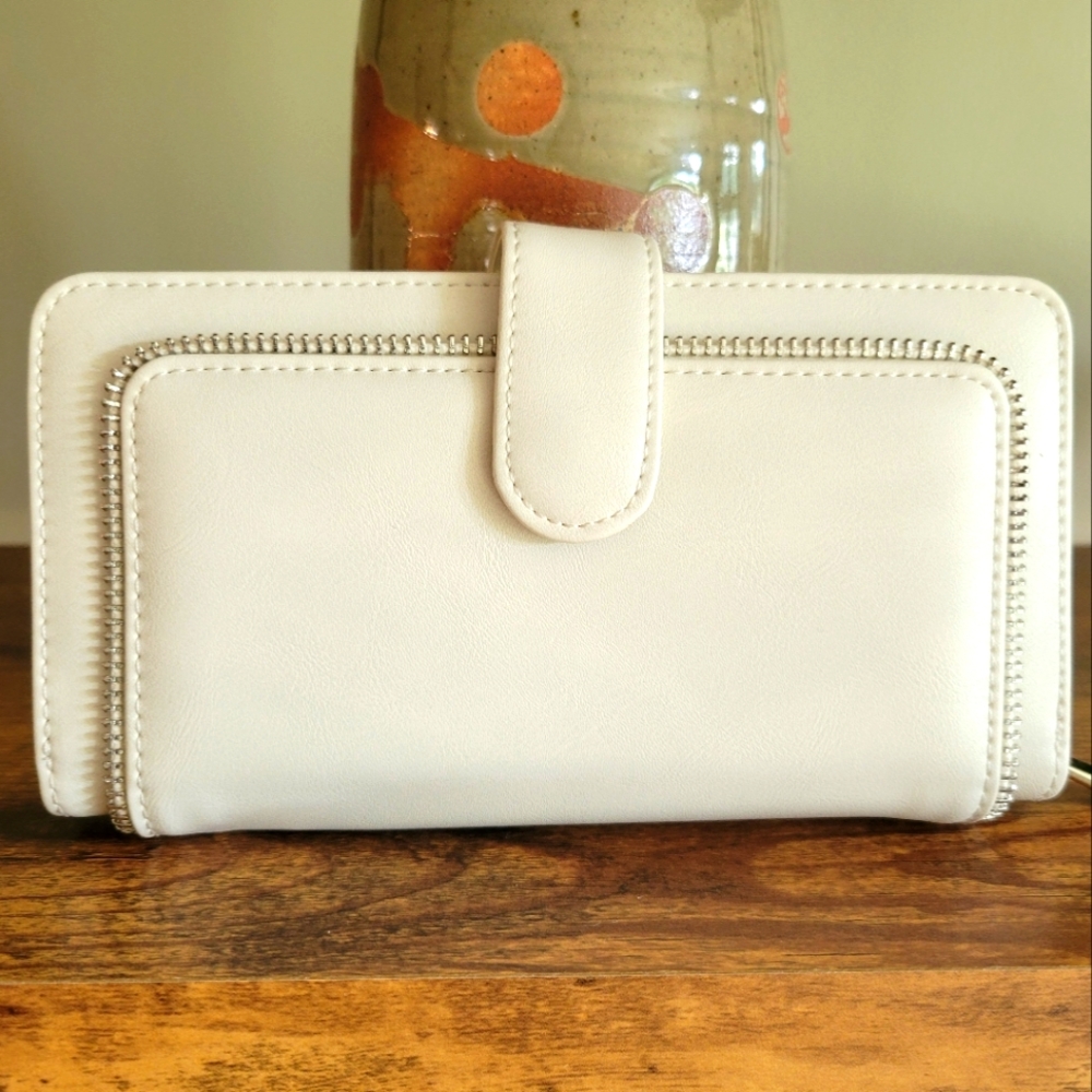 SALE 50% OFF ALREADY MARKED EUC UTO Elegant White Wallet with Zipper Detail